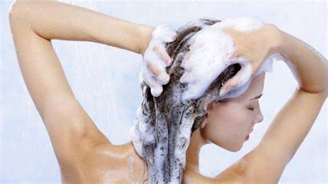 Why Should You Use An Anti Dandruff Shampoo?