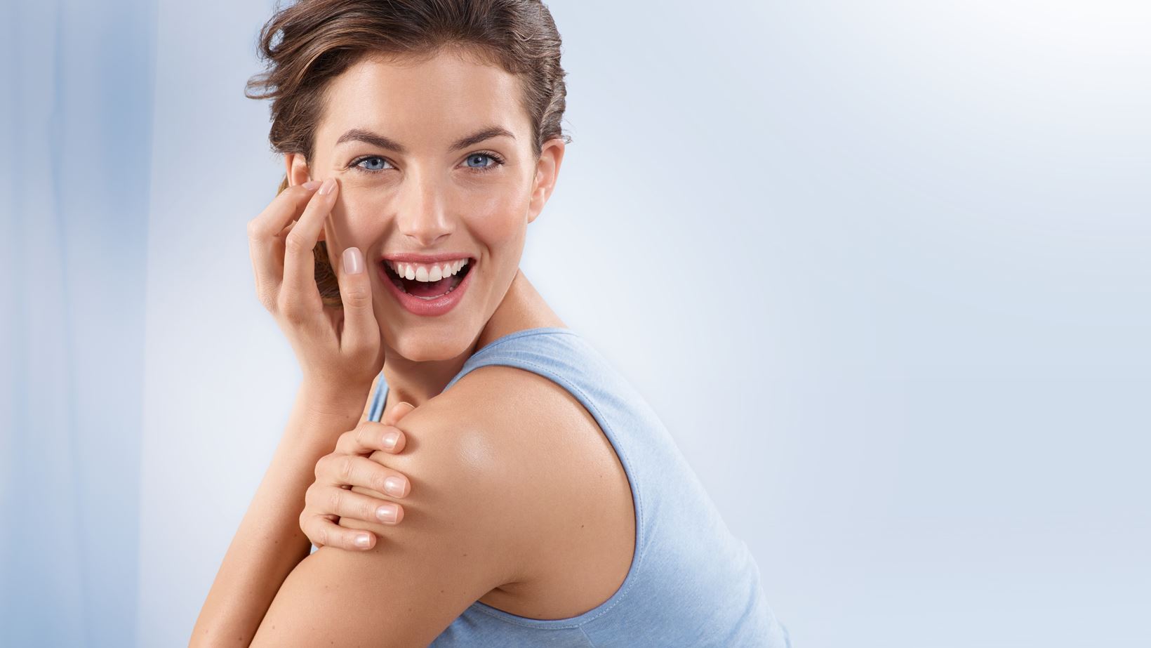 What causes hair thinning in women?