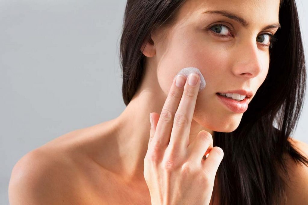 Should you go for a skin moisturizing cream in UAE?