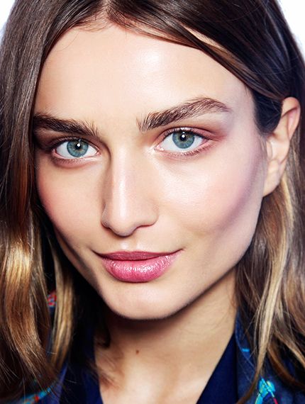 5 Hacks for Perfectly Shaped Eyebrows